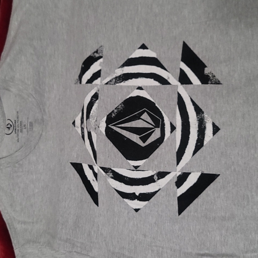 Volcom shirt